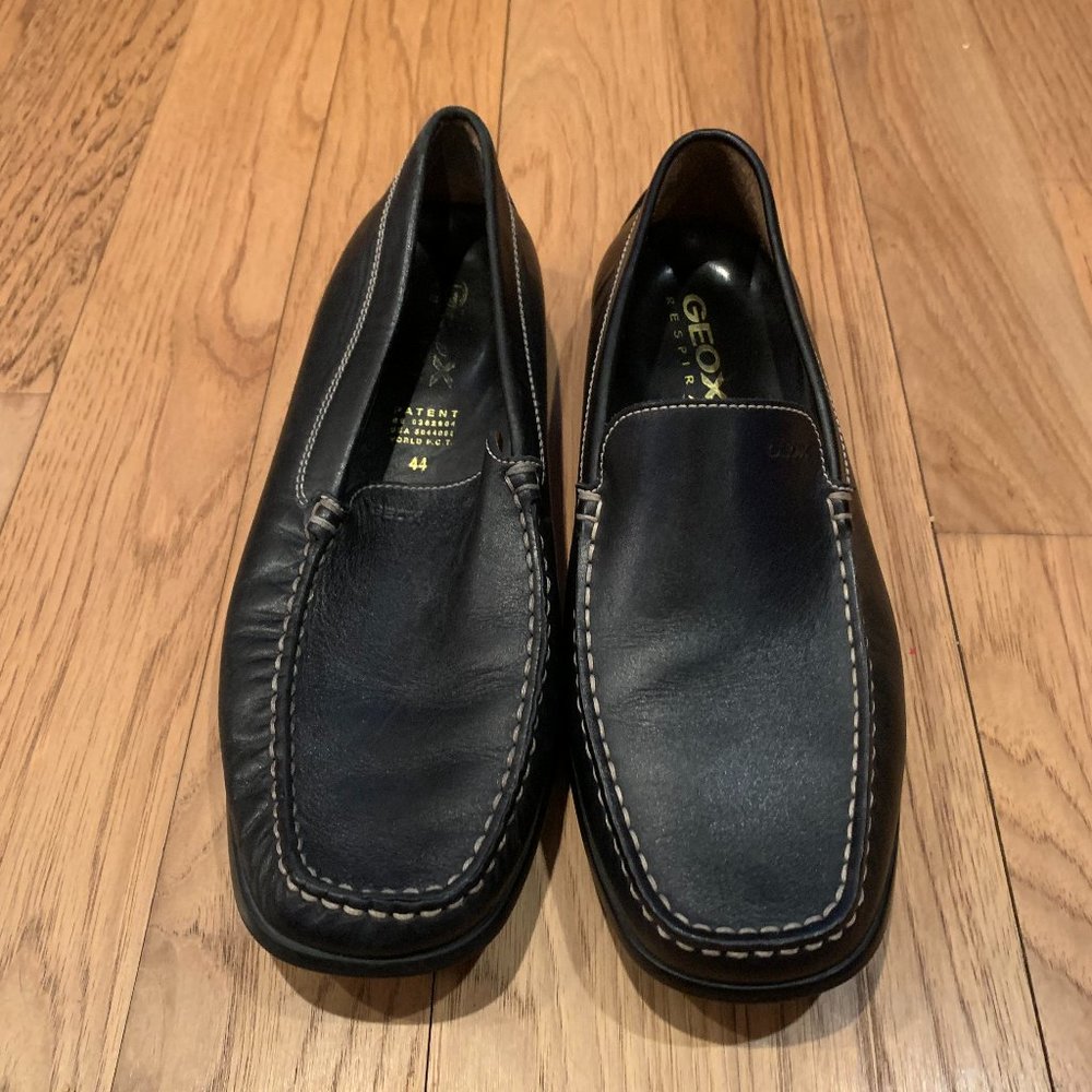 GEOX Respira Men's Black Leather Loafers-Right Shoe 44 EU & Left Shoe 43.5 EU